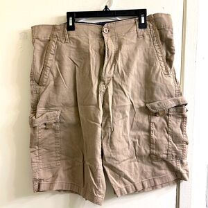 34 Men's khaki cargo shorts